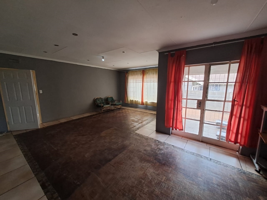 4 Bedroom Property for Sale in Vaalpark Free State